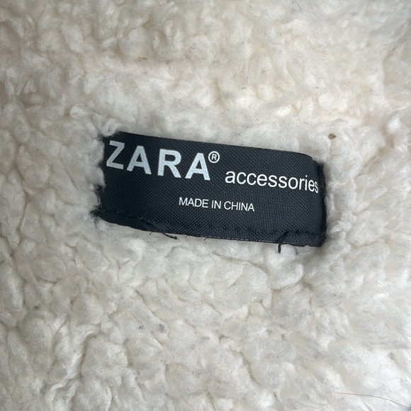 ZARA Knit Infinity Scarf - Picture 4 of 6